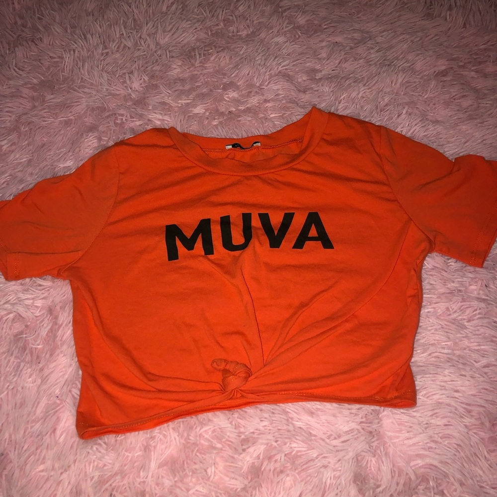 Fashion nova T-shirt Amber Rose collection.